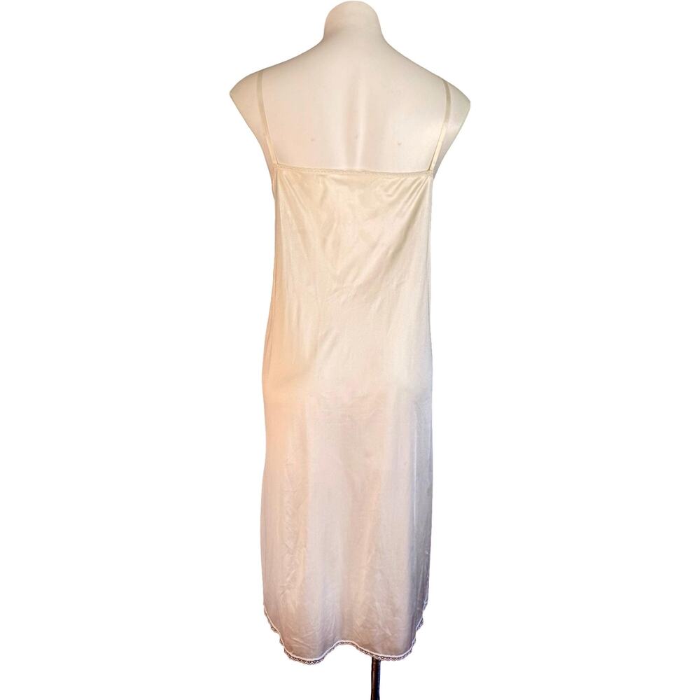Vintage Vassarette Nylon Full Slip 1970s Lace V-Bodice Ivory Size 44 - Picture 8 of 14